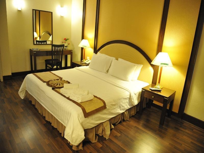New Season Hotel Hat Yai Buitenkant foto