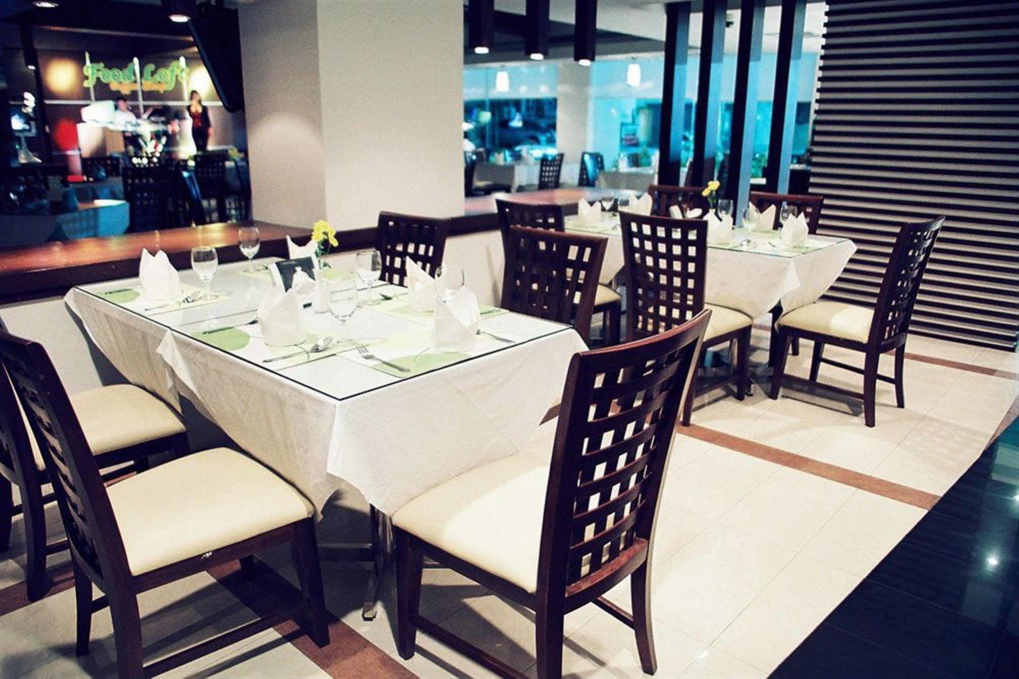 New Season Hotel Hat Yai Buitenkant foto