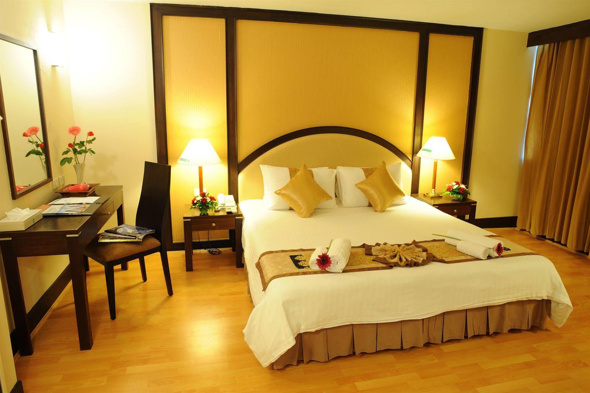 New Season Hotel Hat Yai Buitenkant foto