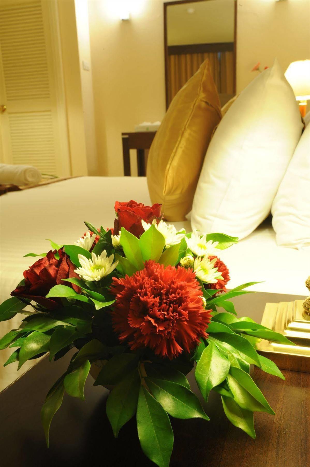 New Season Hotel Hat Yai Buitenkant foto